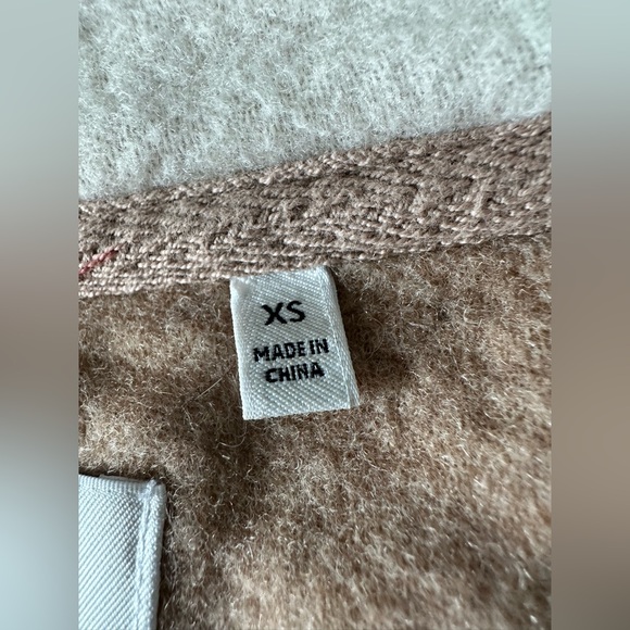 Aritzia Babaton Atelier Cormac Coat 96% Wool Tan Colour Size Extra Small - Picture 12 of 16